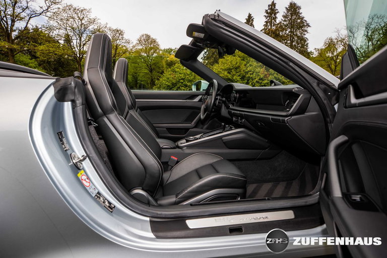 Porsche 992 Carrera