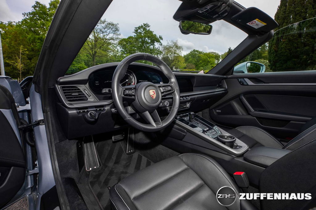 Porsche 992 Carrera