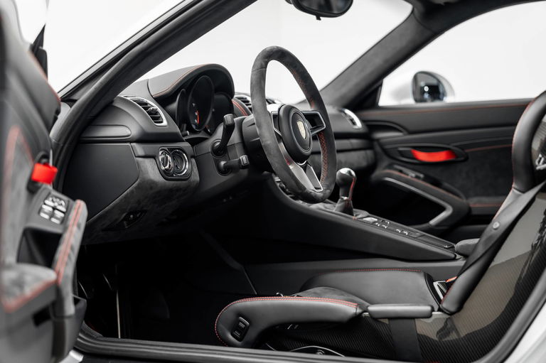 Porsche 981 Cayman GT4