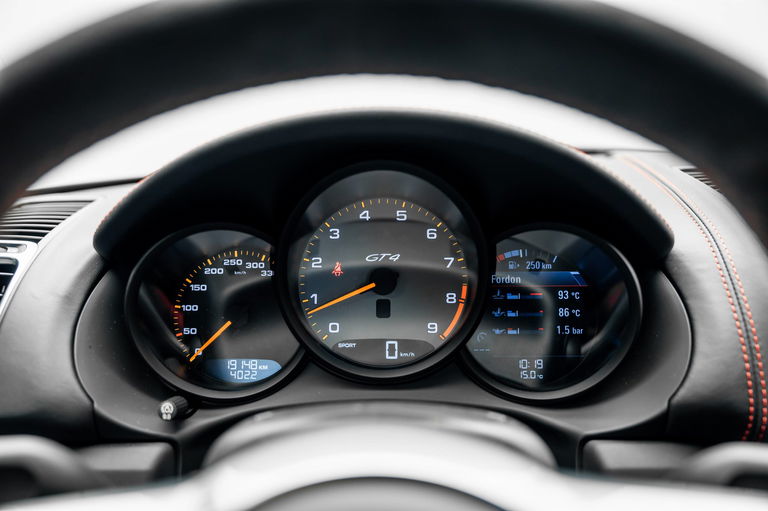 Porsche 981 Cayman GT4