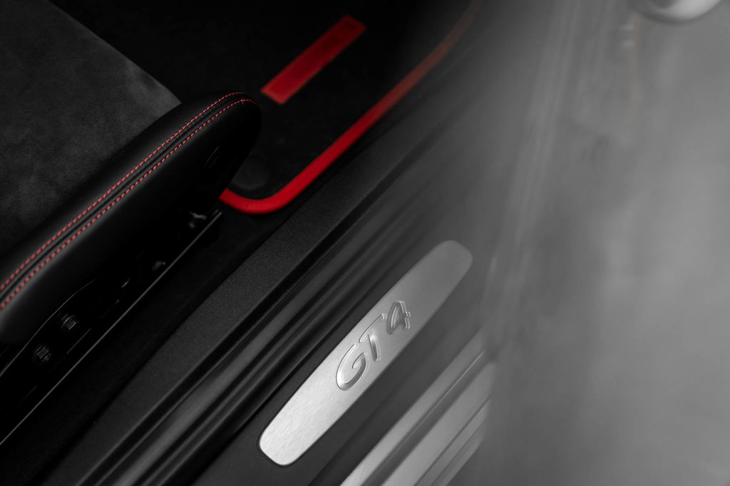 Porsche 981 Cayman GT4