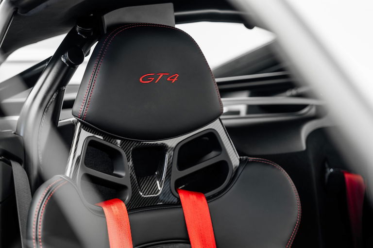 Porsche 981 Cayman GT4