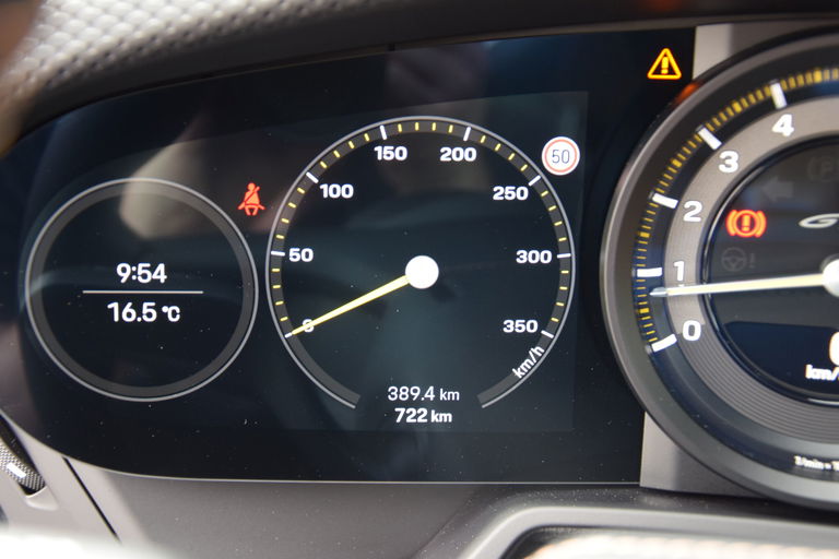 Porsche 992 GT3 Touring