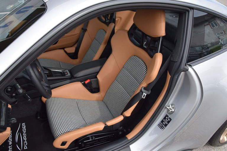 Porsche 992 GT3 Touring