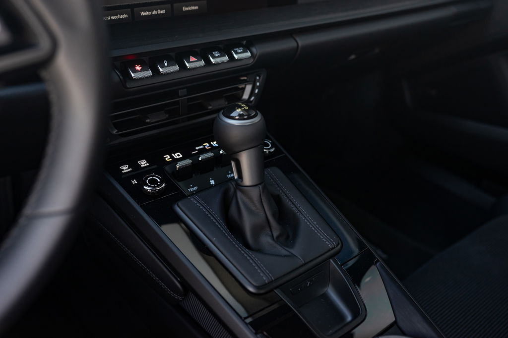 Porsche 992 GT3 Touring