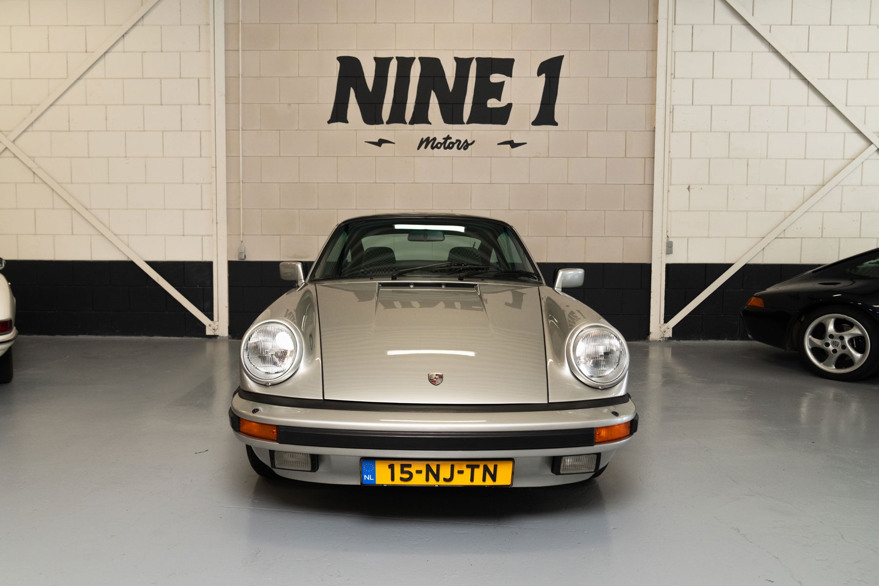 Porsche 911 Carrera 3.2 1984 - elferspot.com - Marketplace for