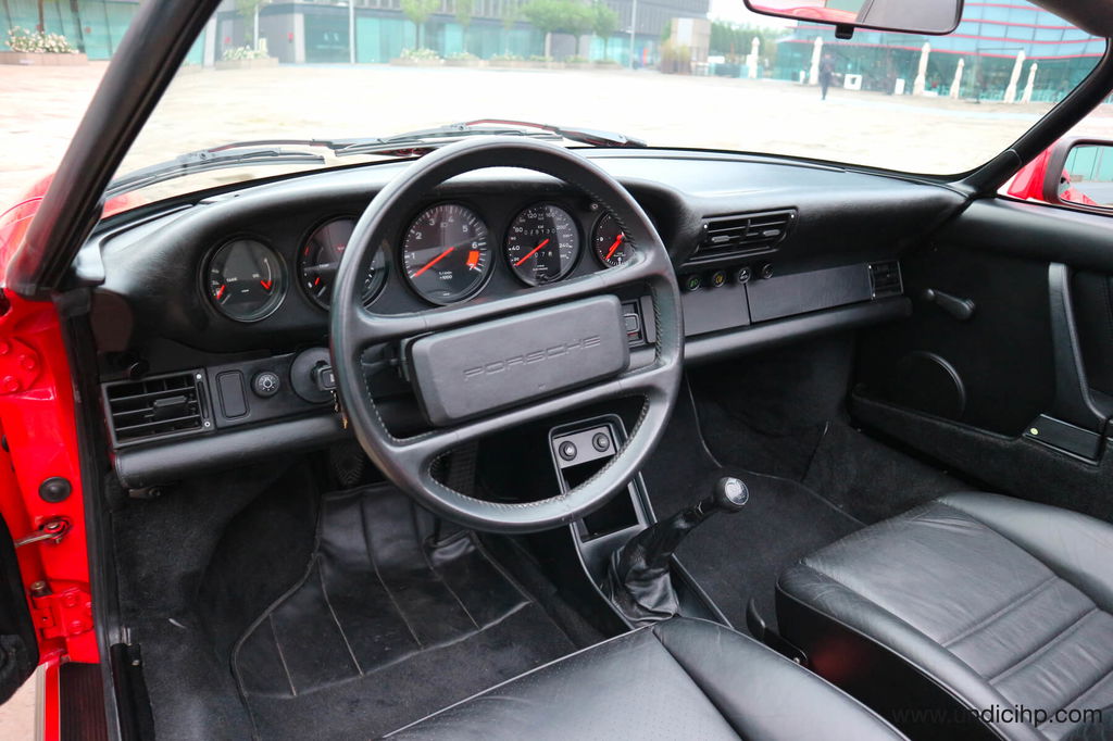 Porsche 911 Carrera 3.2 Speedster