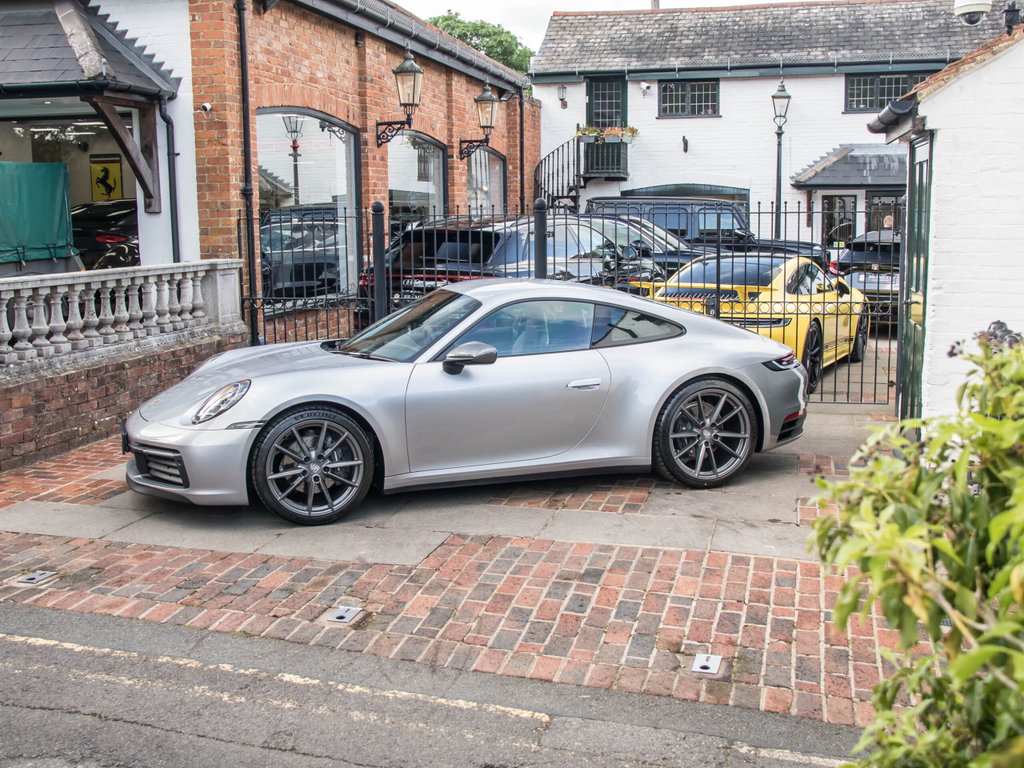 Porsche 992 Carrera T