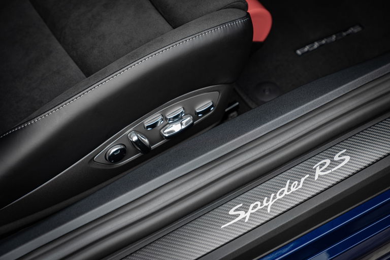 Porsche 718 Spyder RS