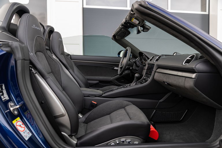 Porsche 718 Spyder RS