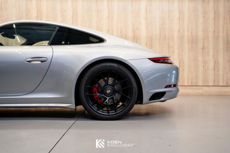 Porsche 991.2 Carrera GTS