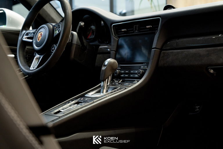 Porsche 991.2 Carrera GTS