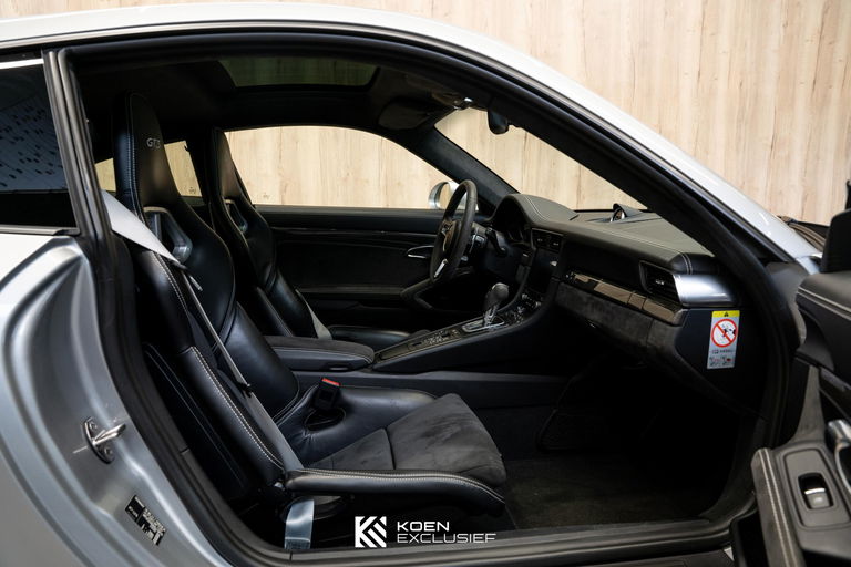 Porsche 991.2 Carrera GTS