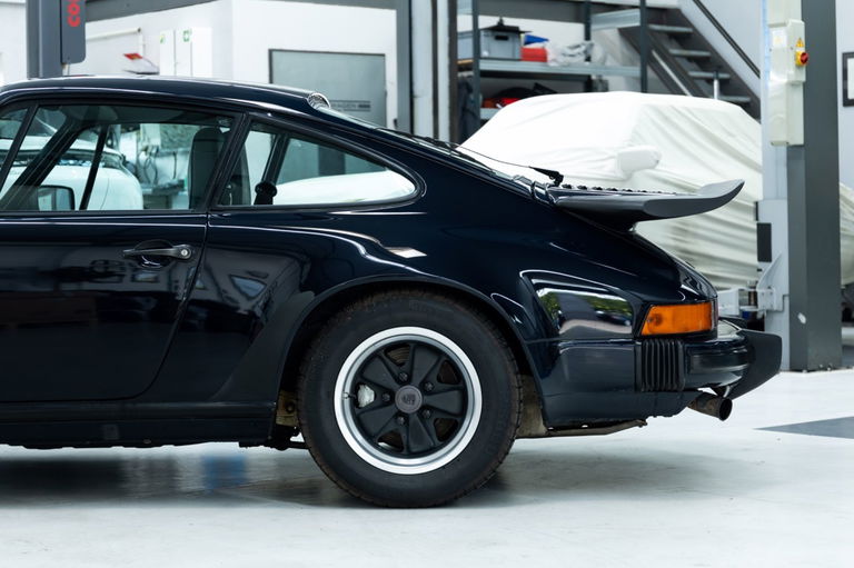 Porsche 911 Carrera 3.2