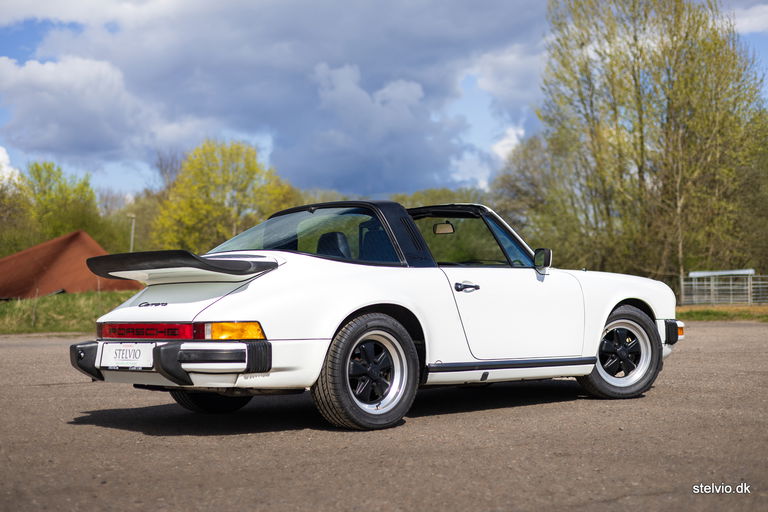 Porsche 911 Carrera 3.2