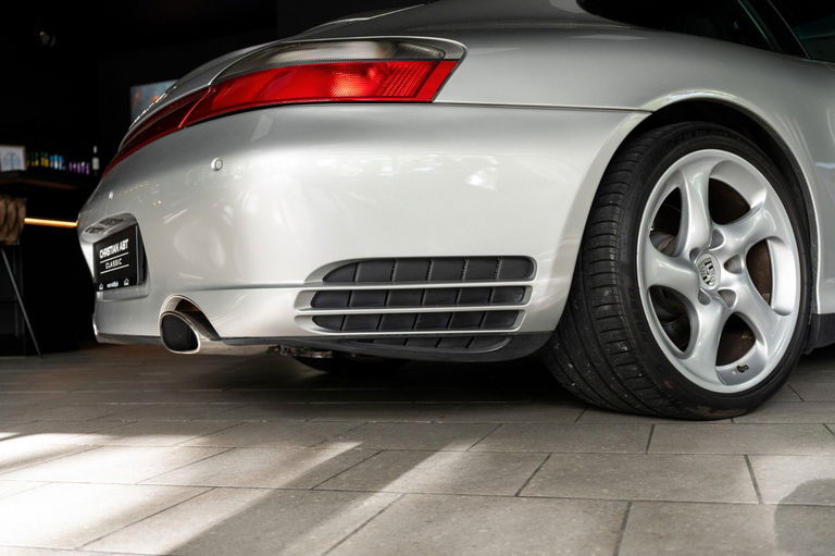 Porsche 996 Carrera 4S