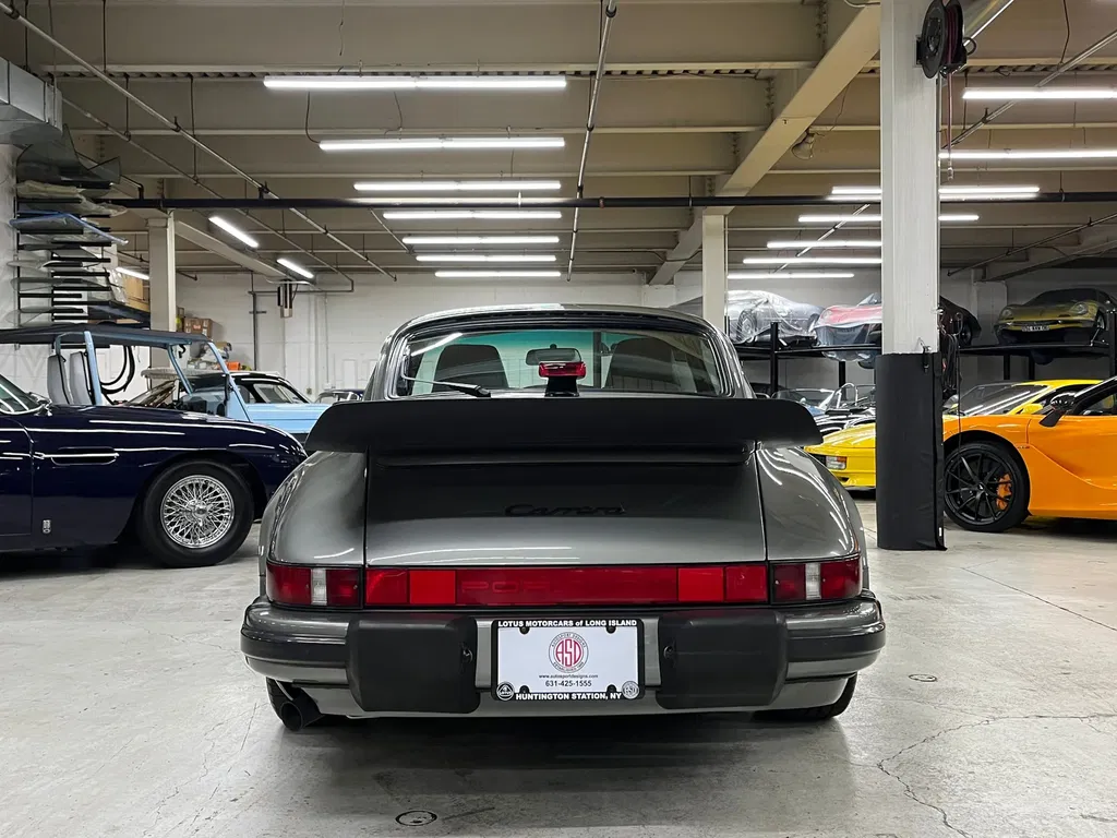 Porsche 911 Carrera 3.2 (US)
