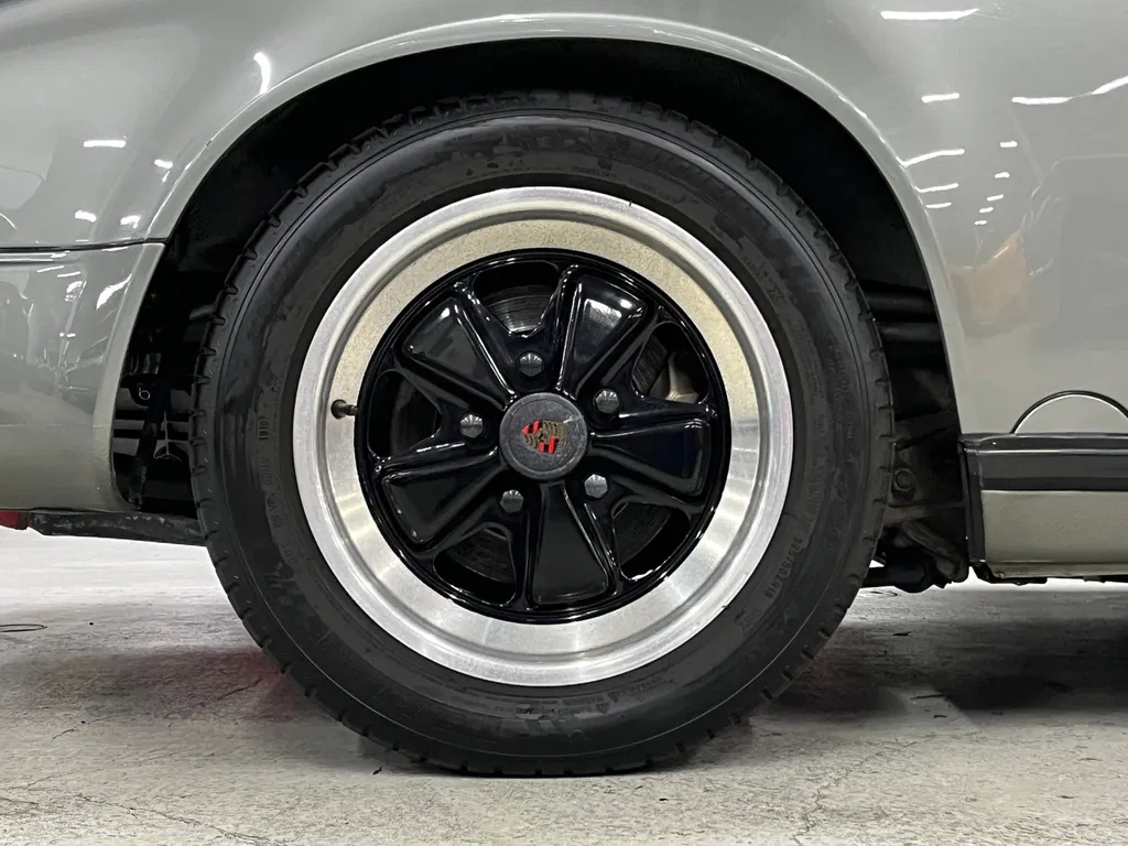 Porsche 911 Carrera 3.2 (US)