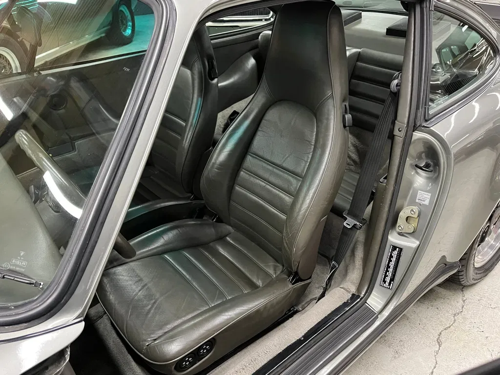 Porsche 911 Carrera 3.2 (US)