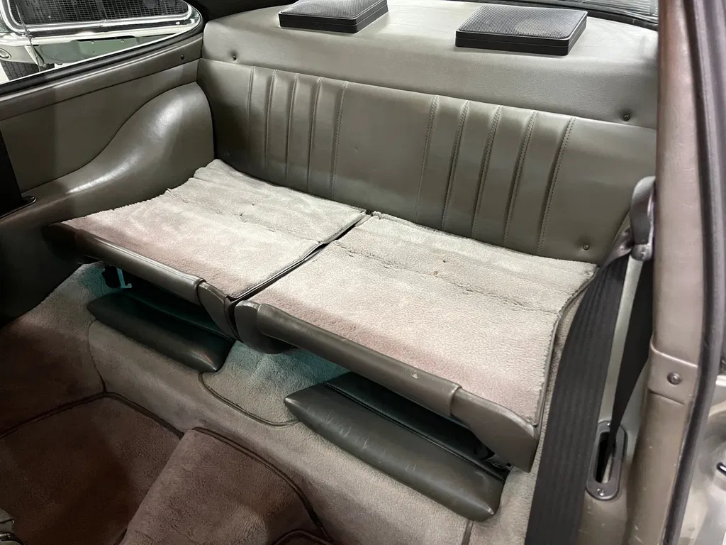 Porsche 911 Carrera 3.2 (US)