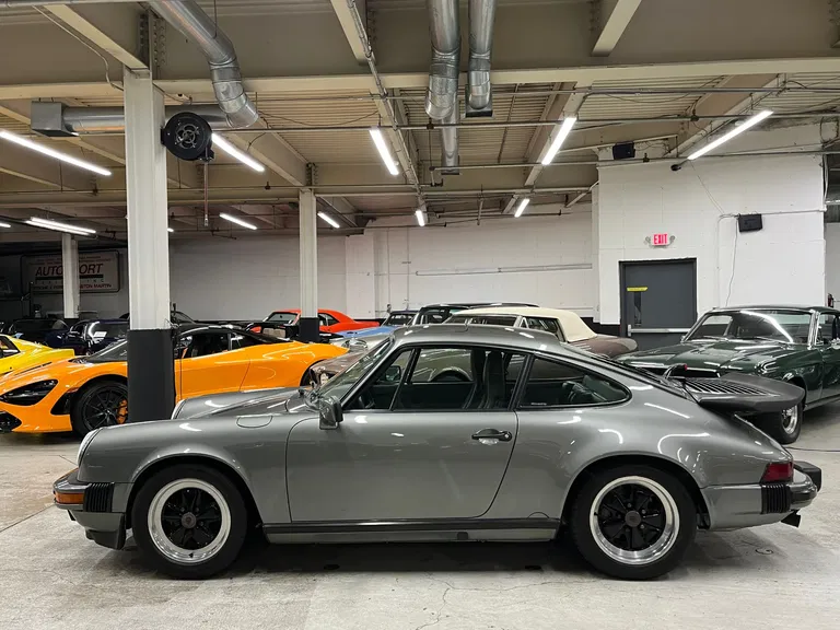 Porsche 911 Carrera 3.2 (US)