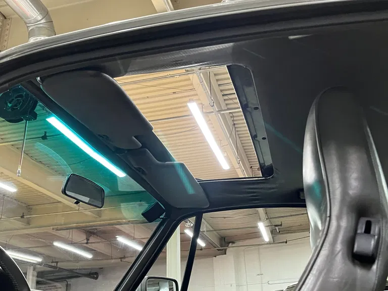 Porsche 911 Carrera 3.2 (US)