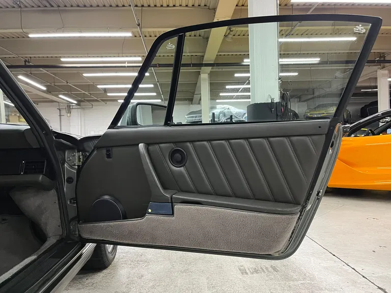 Porsche 911 Carrera 3.2 (US)