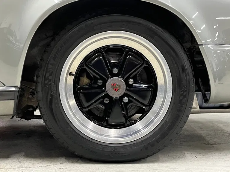 Porsche 911 Carrera 3.2 (US)