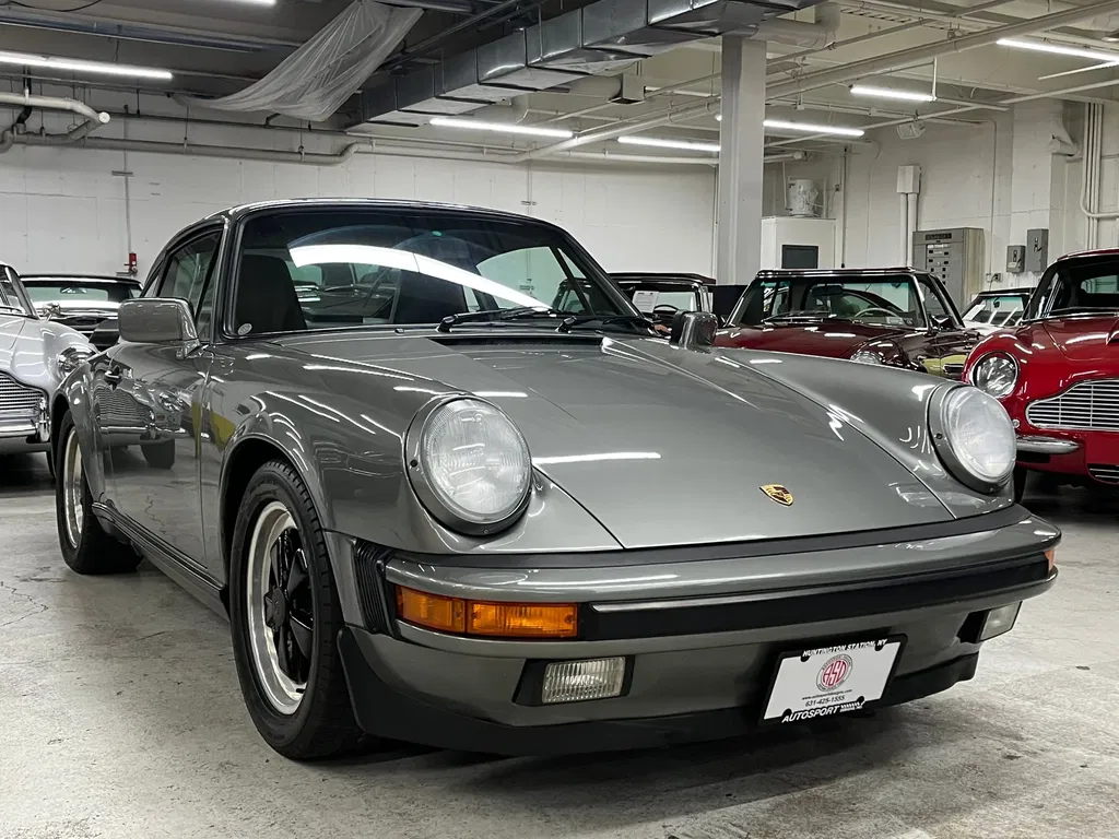 Porsche 911 Carrera 3.2 (US)