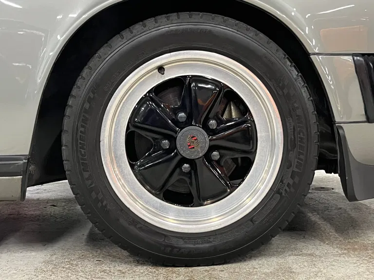 Porsche 911 Carrera 3.2 (US)