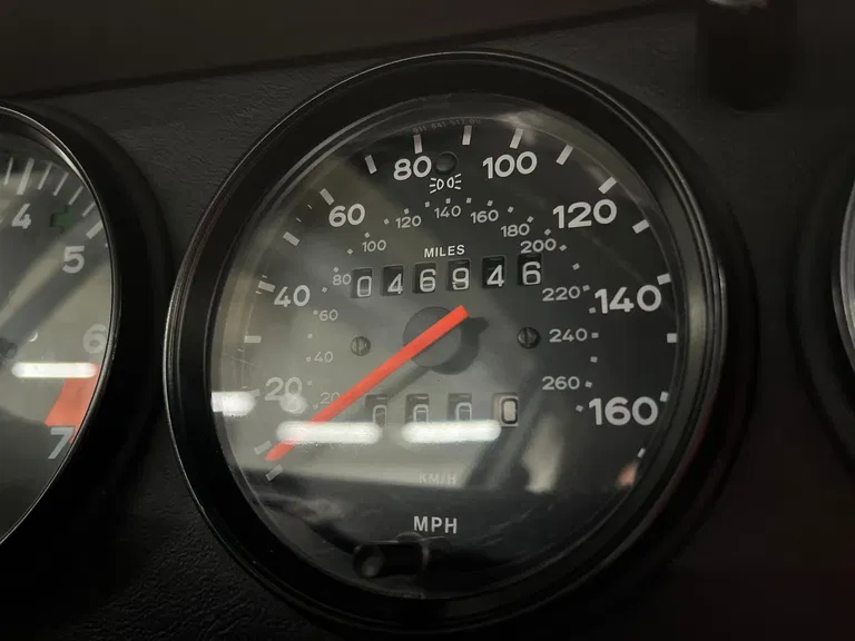 Porsche 911 Carrera 3.2 (US)