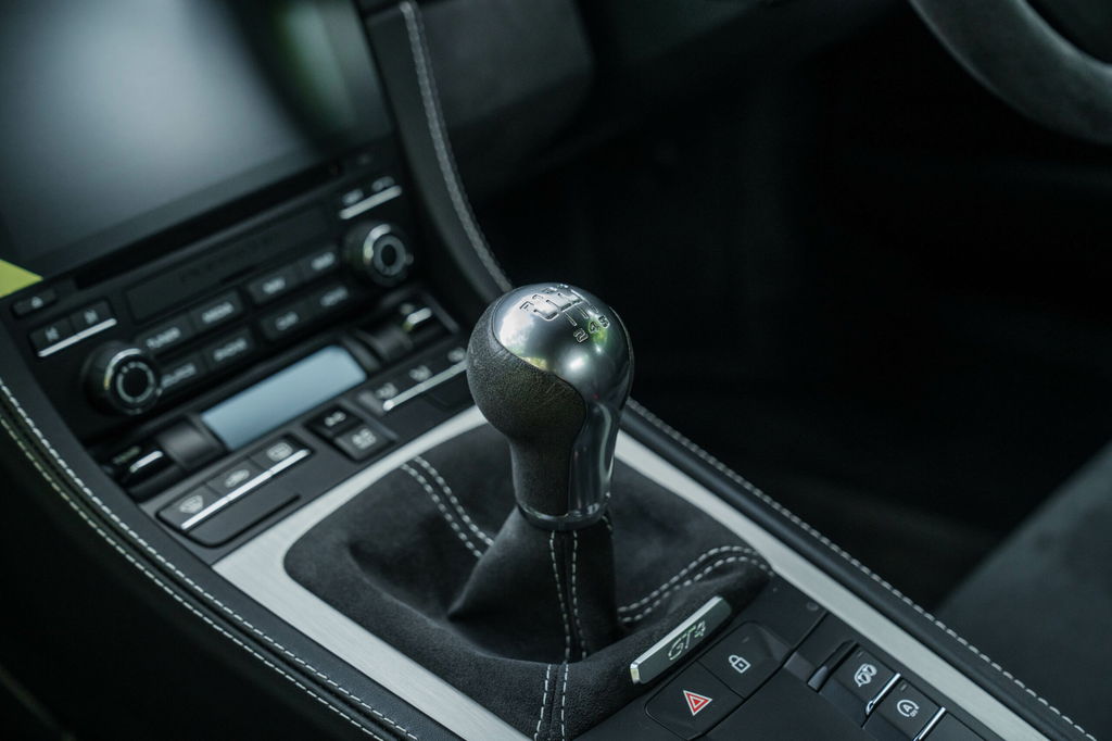 Porsche 718 Cayman GT4