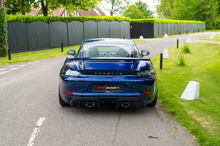 Porsche 718 Cayman GT4