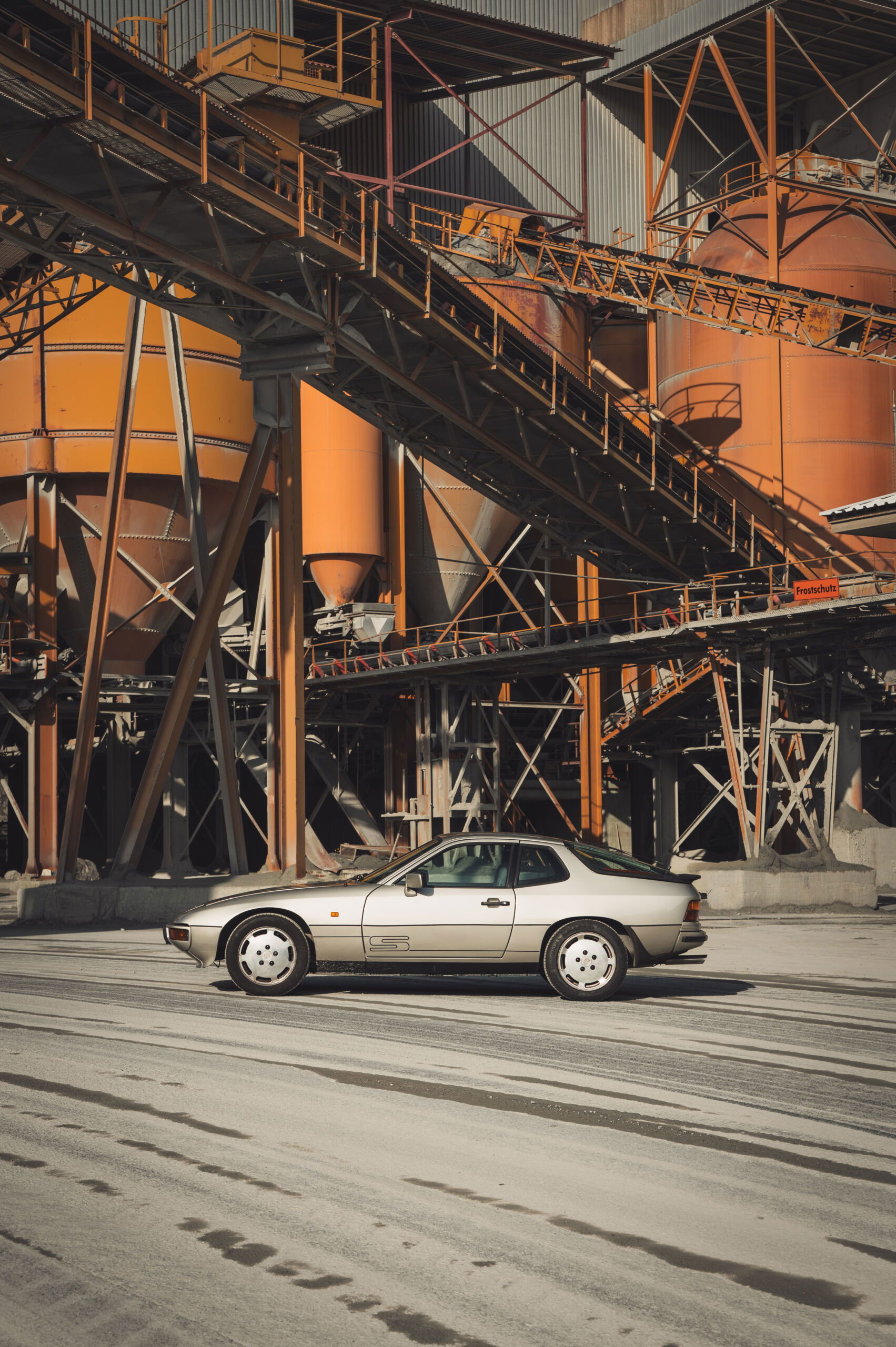 Amadeus Schwed Porsche 924 S grundehrlich