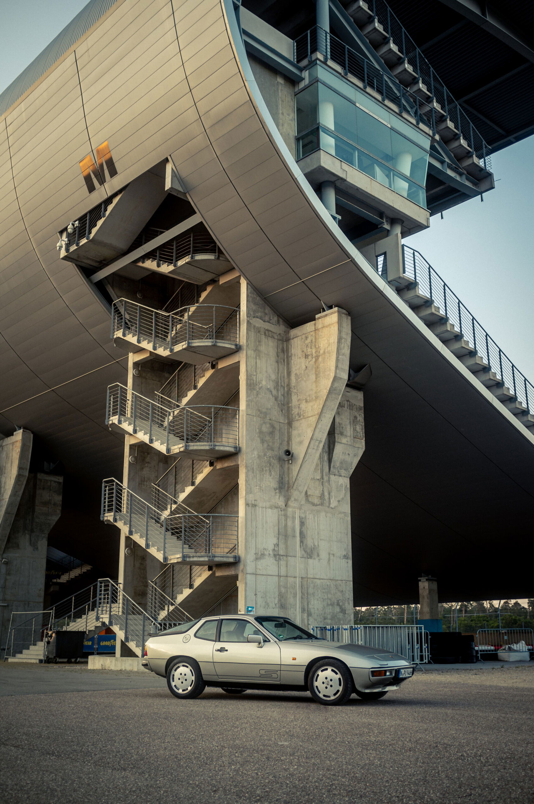 Amadeus Schwed Porsche 924 S grundehrlich