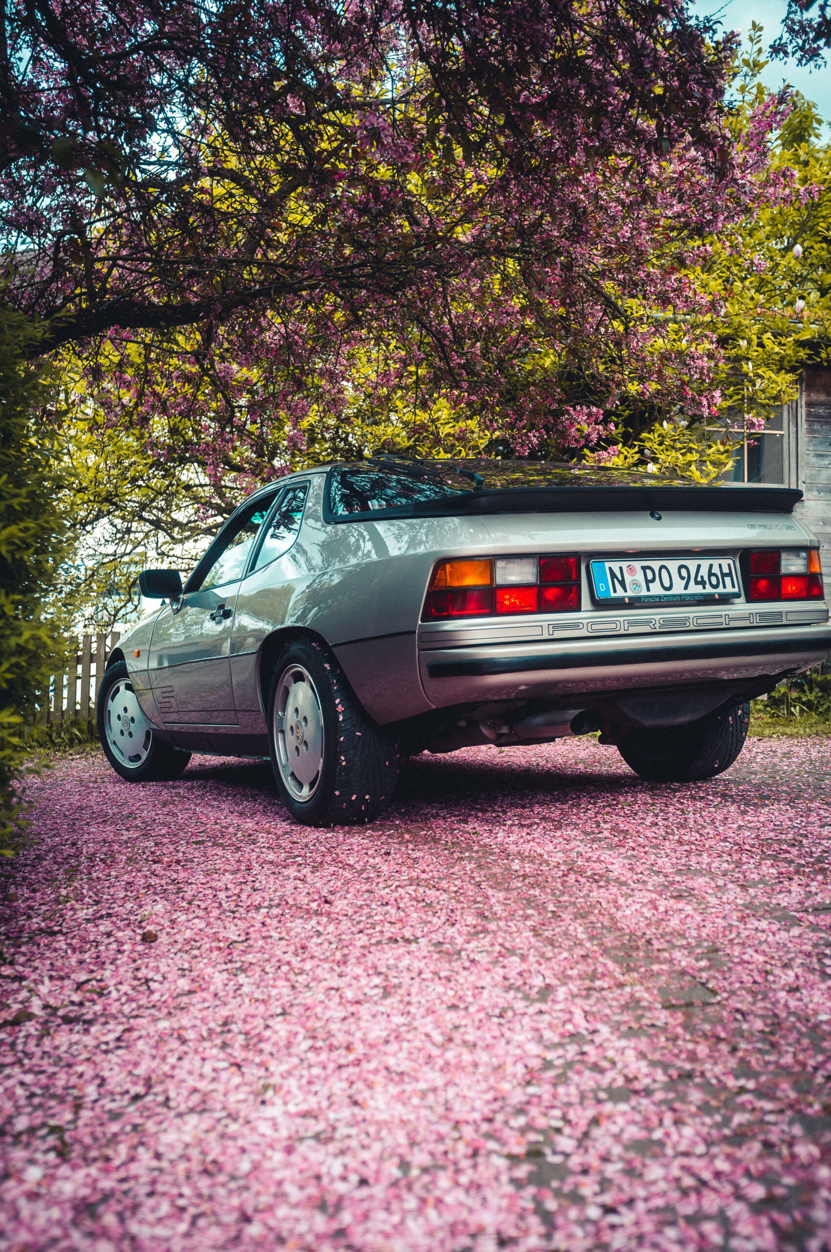 Amadeus Schwed Porsche 924 S grundehrlich