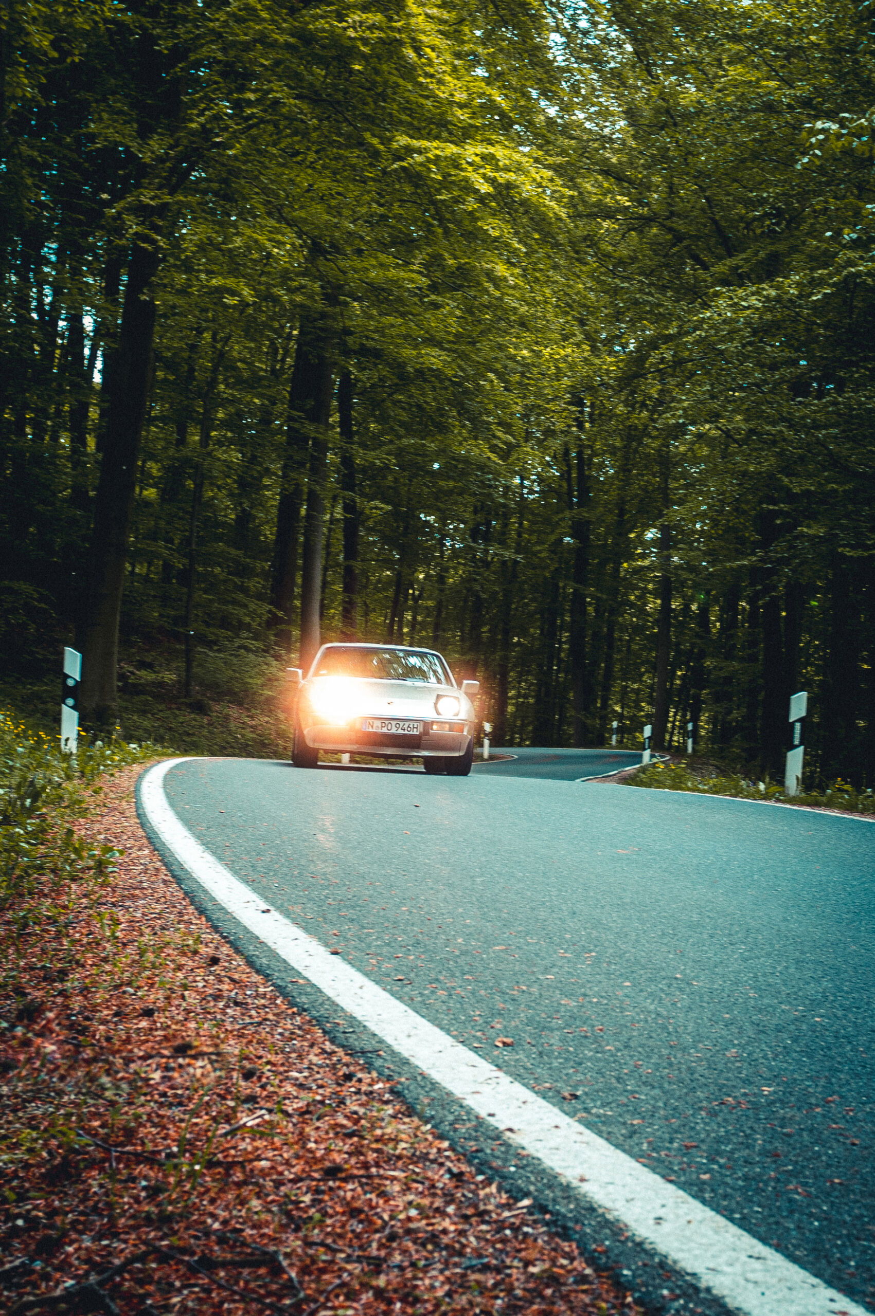 Amadeus Schwed Porsche 924 S grundehrlich