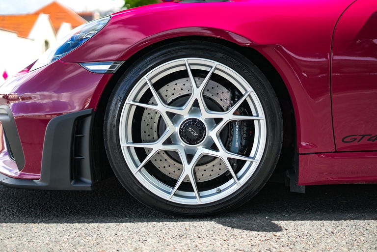 Porsche 718 Cayman GT4 RS