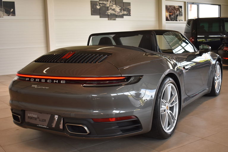 Porsche 992 Carrera