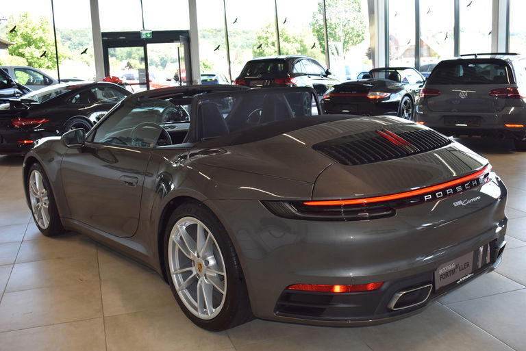 Porsche 992 Carrera