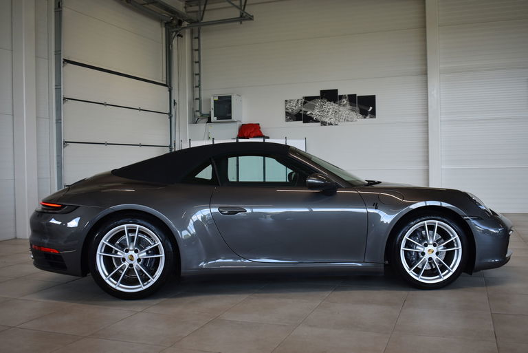 Porsche 992 Carrera