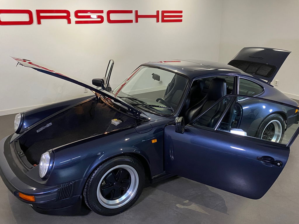 Porsche 911 Carrera 3.2