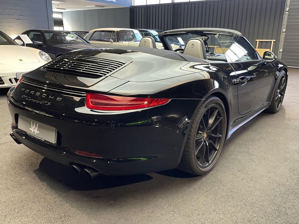 Porsche 991 Carrera GTS