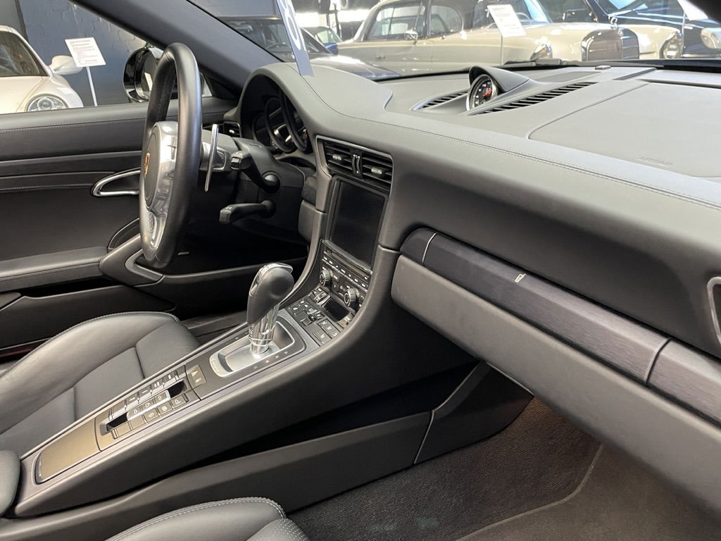 Porsche 991 Carrera GTS