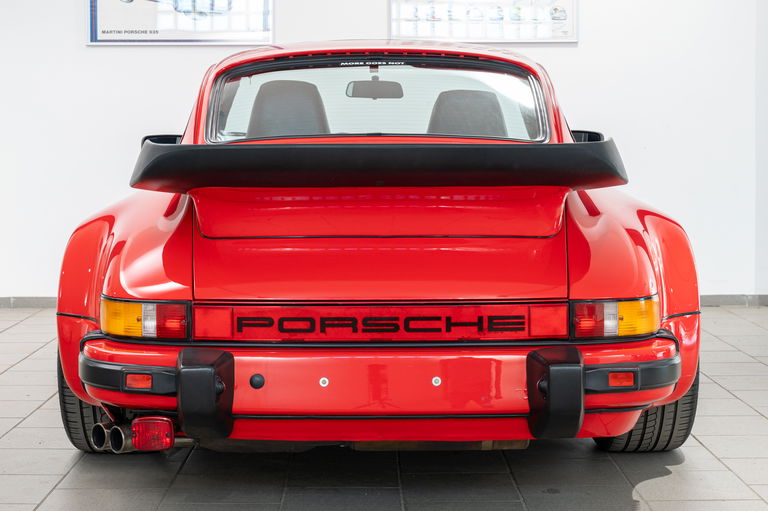 Porsche 911 Turbo 3.3