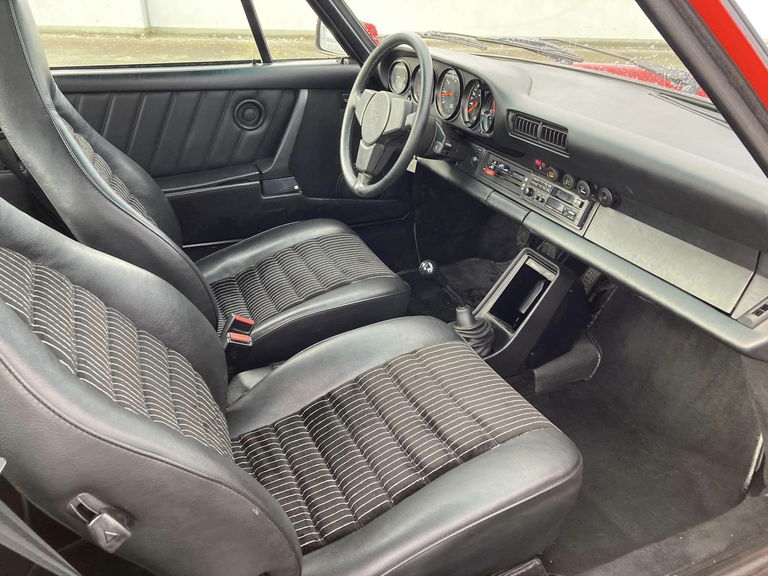 Porsche 911 Carrera 3.2