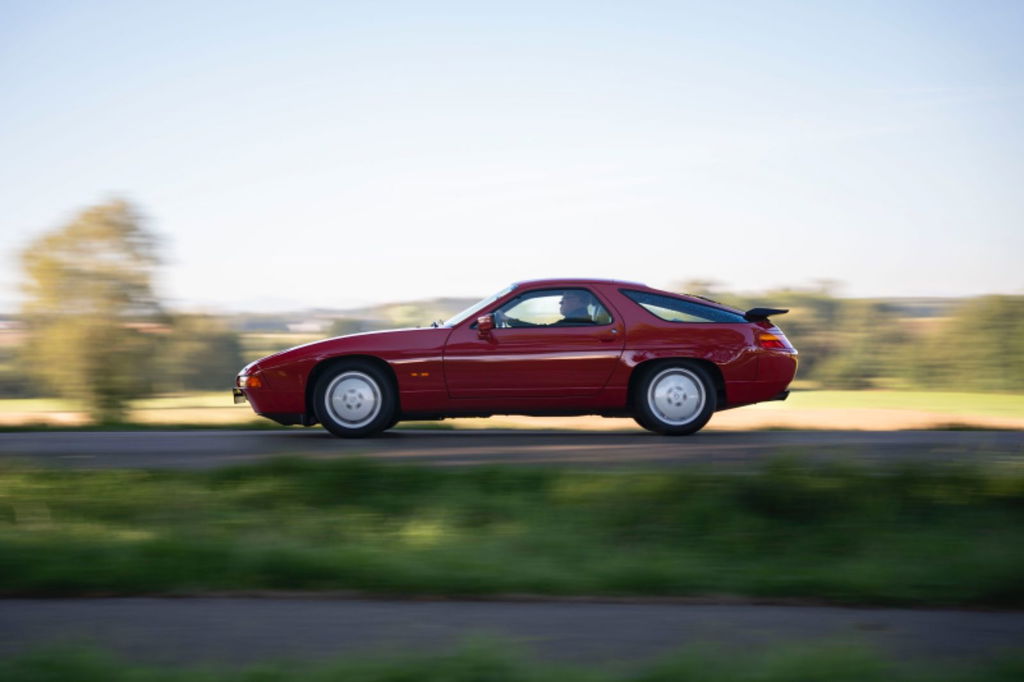 Porsche 928 S4