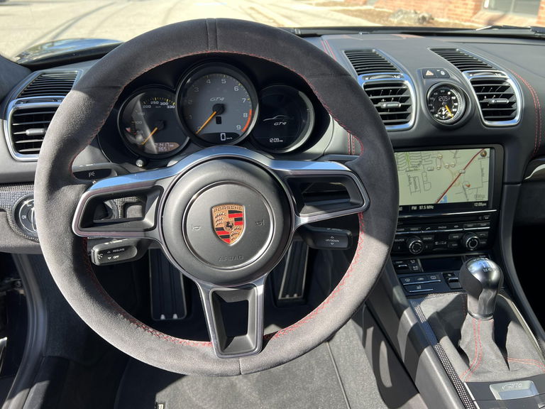 Porsche 981 Cayman GT4