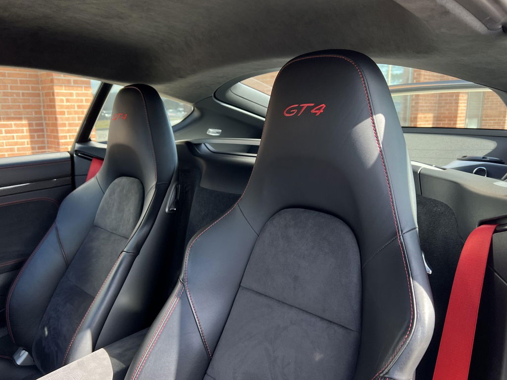 Porsche 981 Cayman GT4