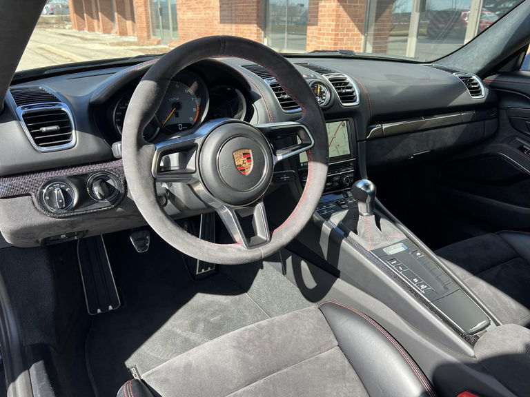 Porsche 981 Cayman GT4